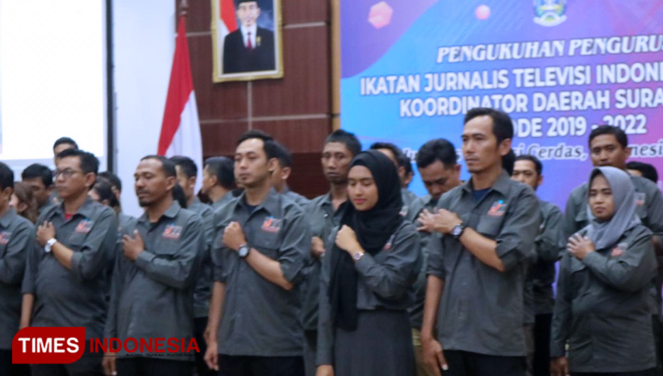 Pengukuhan-pemimpin-dan-anggota-baru-IJTI-Korda-Surabaya-b---Copy.jpg