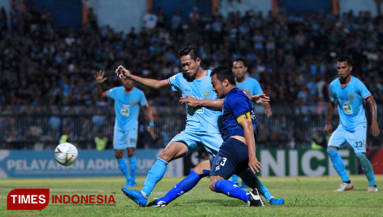 Laga Areama FC vs Persela Lamonga. (FOTO: Tria Adha/TIMES Indonesia)