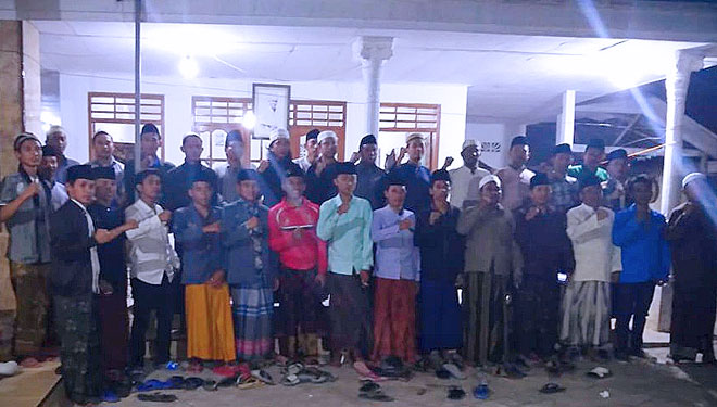 Aksi Solidaritas Pemuda Konang Bangkalan di Rumah Imam Nahrawi. (Foto: Istimewa)