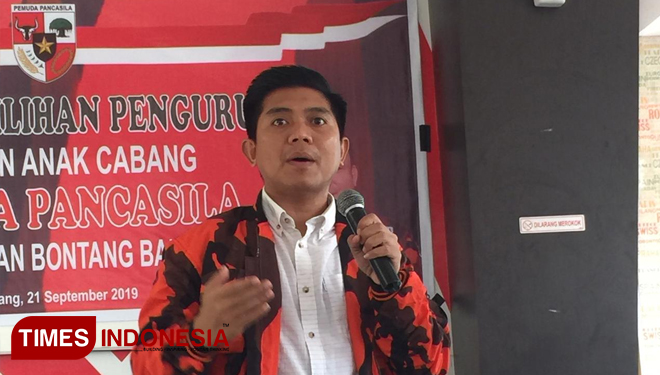 Ketua MPC Pemuda Pancasila Bontang saat memberikan sambutan (Foto: Kusnadi / TIMES Indonesia) 