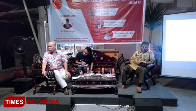 Diskusi Forum Mahasiswa Hukum Sumbawa Gelar diskusi di Mataram, (Foto: Tim media FMHS for TIMES Indonesia) 