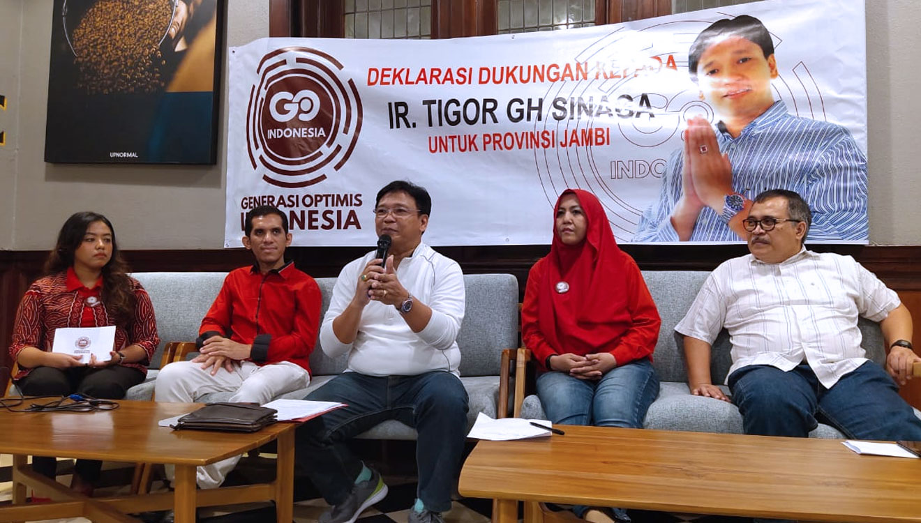 Tigor Guna Haposan Sinaga (baju putih tengah), Senin (23/9/2019). (Foto : Istimewa)