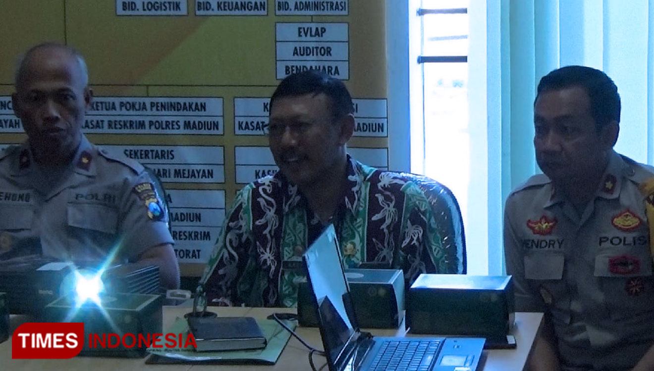 Tim Saber Pungli Pacitan dan Kabupaten Madiun saat koordinasi pencegahan praktik pungli. (Foto: Ito Wahyu U/TIMES Indonesia)