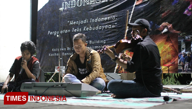 Suasana diskusi Istana Prawoto: Jejak Demak yang Diabaikan yang digelar oleh Suluk Kebudayaan Indonesia. (FOTO: Soni Haryono/TIMES Indonesia)