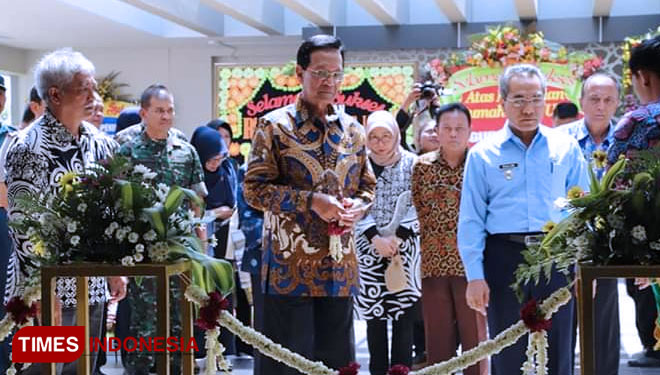 Gubernur-DIY-Sri-Sultan-HB-X-a.jpg