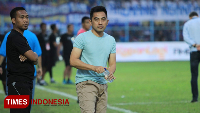Pelatih PSS Seto Nurdiantara. (Tria Adha/TIMES Indonesia)