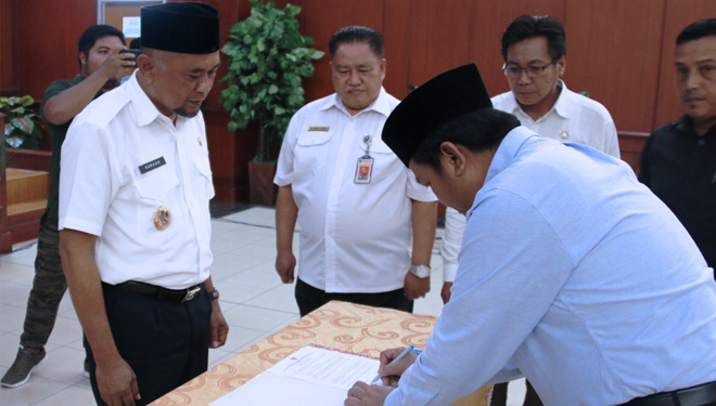 Abdul Rasyid Resmi Dilantik Sebagai Direktur Perusda PDAM Danum Taka ...