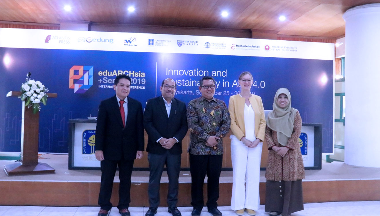 UII Gelar Seminar Internasional Eduarchsia - Senvar 2019