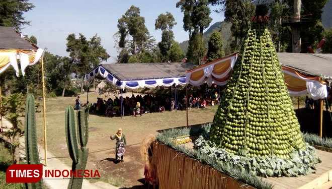 Parade-Tumpeng-a.jpg