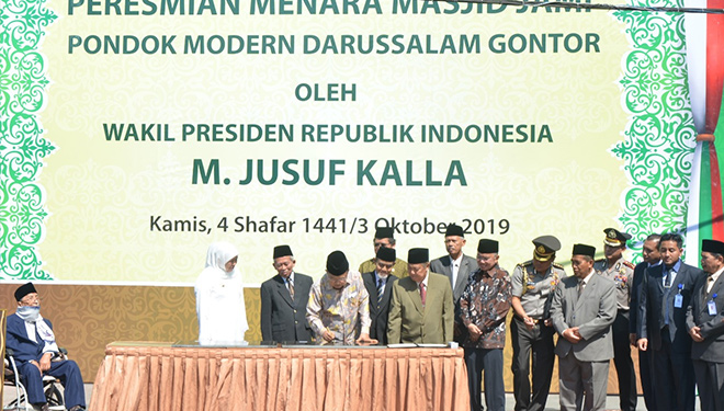 Wakil Presiden Jusuf Kalla Resmikan Menara Masjid Pondok Gontor
