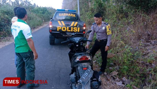 Polisi tengah melakukan olah TKP. (Foto: Rizki Alfian/TIMESIndonesia)