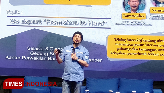 Presenter ternama Andy F. Noya saat menghadiri Temu Responden oleh KPwBI Jember, Selasa (7/10/2019). (foto: Dody Bayu Prasetyo/TIMES Indonesia)