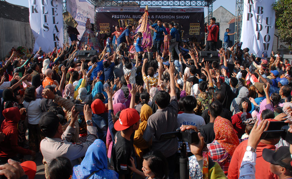 Hari Batik Nasional TIMES Indonesia Hari Batik Nasional TIMES Indonesia