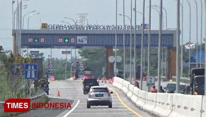Gerbang Tol Paspro Probolinggo Timur. (FOTO: Dok. TIMES Indonesia)