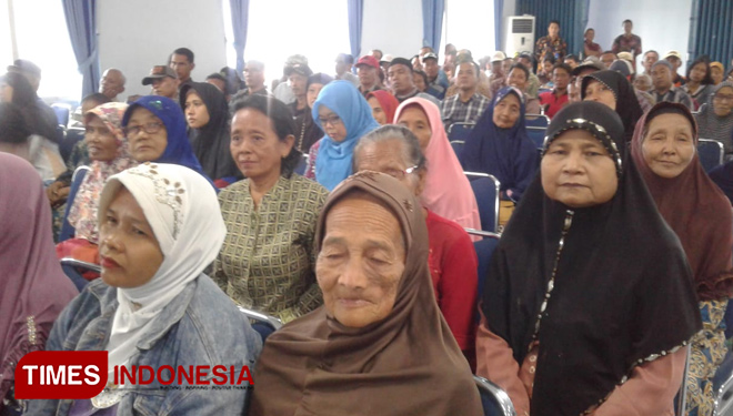 Ratusan warga penerima bantuan program RTLH dan jambanisasi ikuti sosialisasi di Kecamatan Kartoharjo. (Foto: Ito Wahyu U/ TIMESIndonesia)