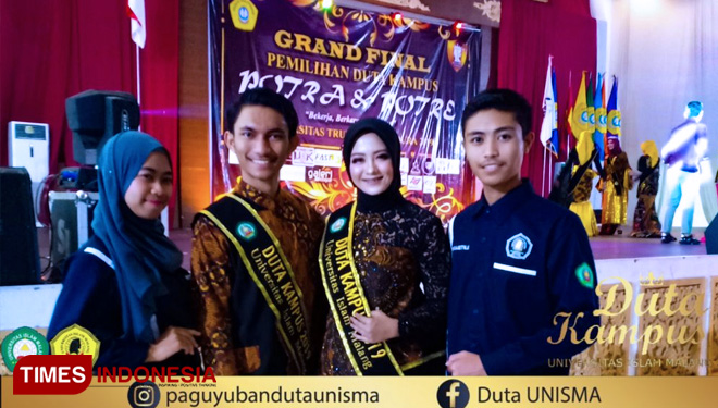 Delegasi dari Duta Kampus Unisma Malang pada acara Malam Penobatan Duta Kampus Potra Potre Universitas Trunojoyo Madura. (FOTO: AJP/TIMES Indonesia)