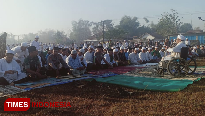Memohon Turun Hujan, Ribuan Masyarakat Pamekasan Menggelar Shalat Istisqo