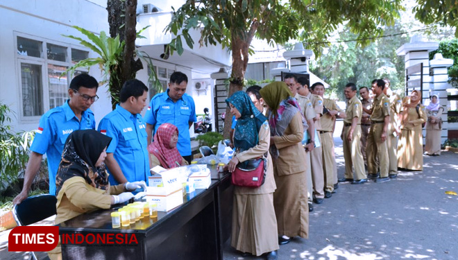 BNN Kabupaten Kediri sidak tes urin pejabat pemkab kediri. (FOTO: AJP/TIMES Indonesia)