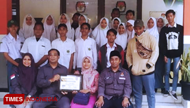 Pelajar-MA-Al-Fatich-Surabaya-2.jpg