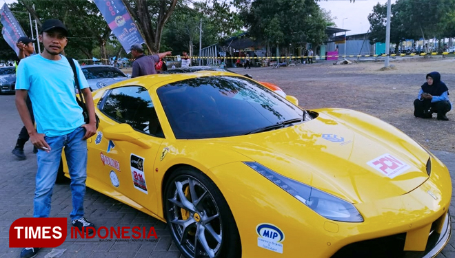 Safari mobil mewah Brotherhood Club Indonesia (BCI) di Banyuwangi. (Foto: Agung Sedana/TIMES Indonesia)