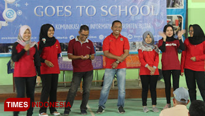 Tim Kominfo Goes to School Dinas Kominfo Kabupaten Blitar menyampaikan ajakan Perangi Hoak di SMK N 1 Udanawu Kecamatan Udanawu Kabupaten Blitar, Jumat (18/10/2019) ( Foto: Kominfo Kab Blitar for TIMES Indonesia)