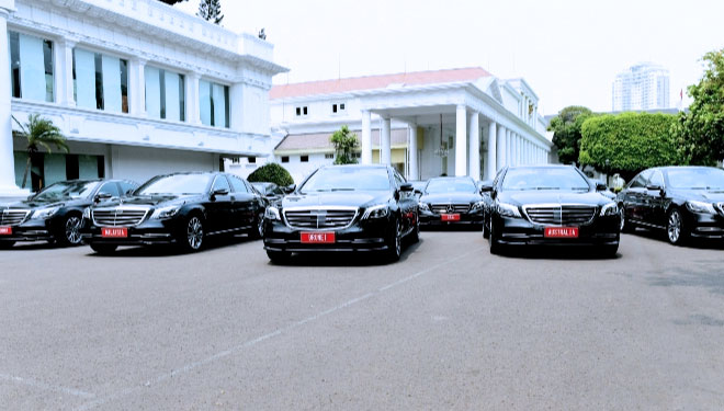 Sebagian mobil yang akan digunakan oleh tamu negara dalam acara pelantikan Presiden dan Wapres periode 2019-2024. (FOTO: Humas Setkab).