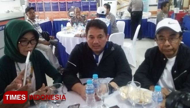 Kepala Kantor BPN Gresik Dr Asep Heri (Tengah) (Foto: Akmal/TIMES Indonesia)