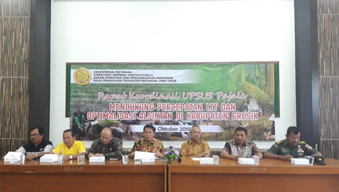 Rapat Koordinasi yang digelar oleh BPTP Jatim di Aula Dinas Pertanian Kabupaten Gresik bersama TNI dan penyuluh lapang, Sabtu (18/10/2019).