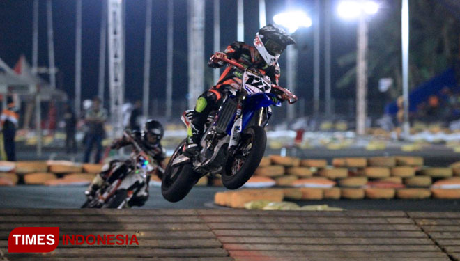 Farudila Adam berhasil menempati podium 1 dalam Trial Game Asphalt 2019 seri IV di Sirkuit Stadion Kanjuruhan Malang. (FOTO: Tria Adha/TIMES Indonesia)