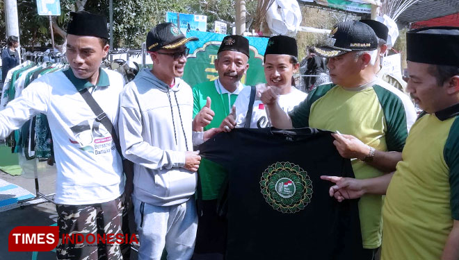 Bupati Malang, Drs HM Sanusi MM saat meninjau stan Expo HSN 2019. (foto: Binar Gumilang / Times Indonesia)