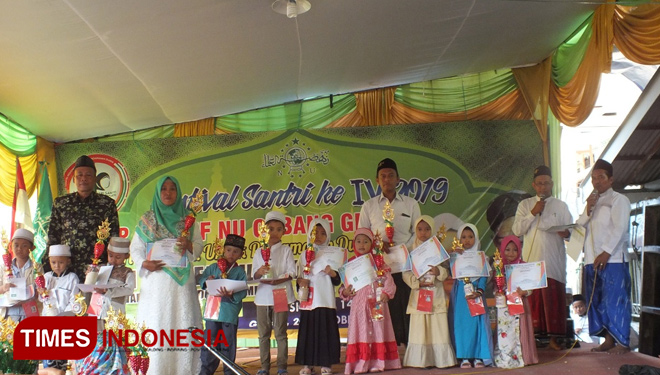 Festival santri dalam memperingati Hari Santri Nasional 2019 yang digelar di Desa Wadakkidol, Kecamatan Duduksampeyan (Foto: Akmal/TIMES Indonesia)