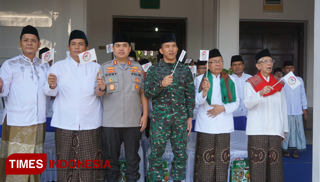 Kapolres Malang Kota dan Dandim 0833/Kota Malang bersama para tokoh agama. (Foto: Humas for TIMES Indonesia)