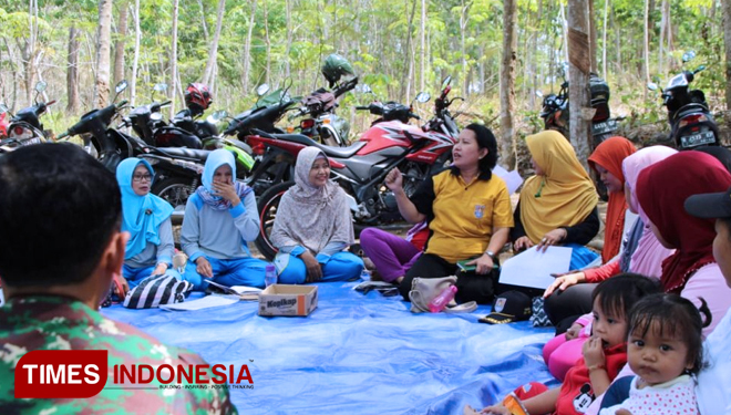 Gerakan Anti Plastik Desa Cilibang, Dapat Dukungan Penuh Dari TNI. (FOTO: AJP TIMES Indonesia)