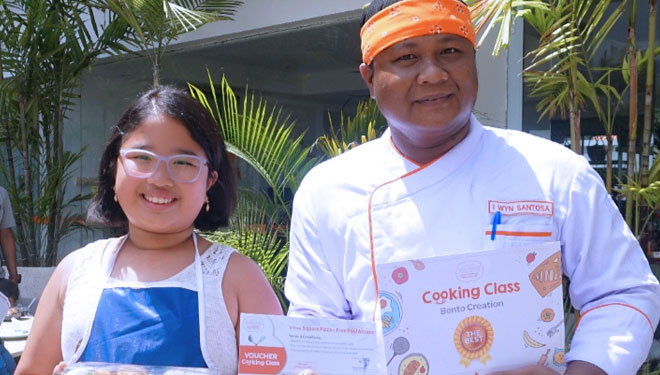 The chef in charge of the cooking class and the best bento maker at Hotel and Residences Riverview Kuta-Bali (Associated HARRIS). (Picture by: Hotel and Residences Riverview Kuta)