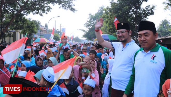 Wawali-Berangkatkan-Jalan-Sehat-Sarungan-2.jpg