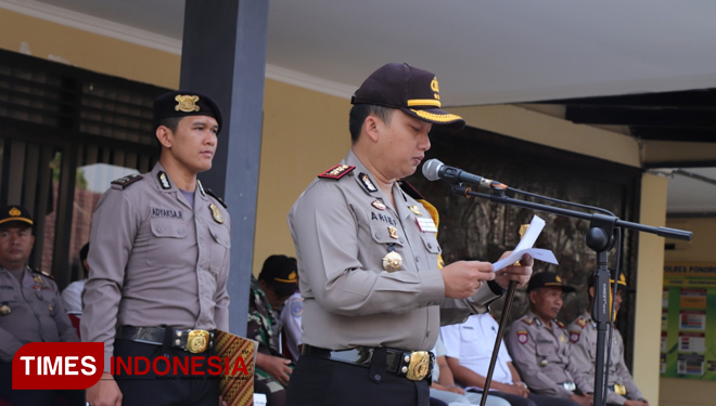 Kapolres Ponorogo pimpin apel gelar pasukan Operasi Zebra Semeru 2019. (Foto: Marhaban/TIMES Indonesia)