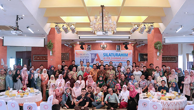 Alumni-ITB-13d0fd74fa75fd4fa.jpg