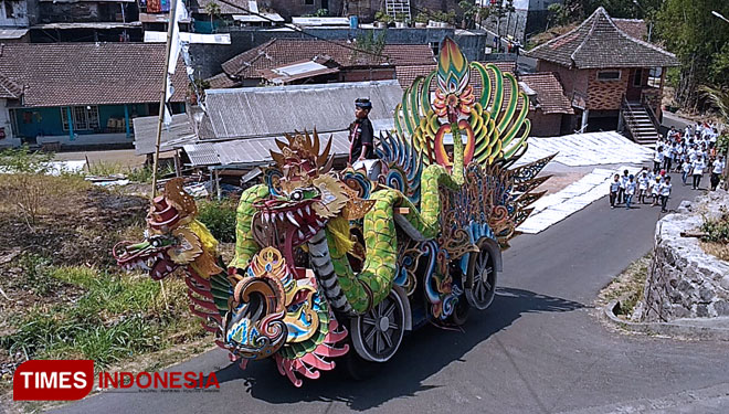 Carnival-On-The-River-d.jpg