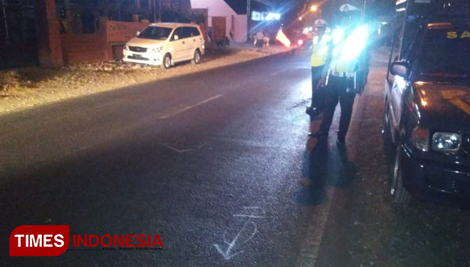 Tersangkut Spion Mobil, Pengendara Motor di Banyuwangi Kecelakaan