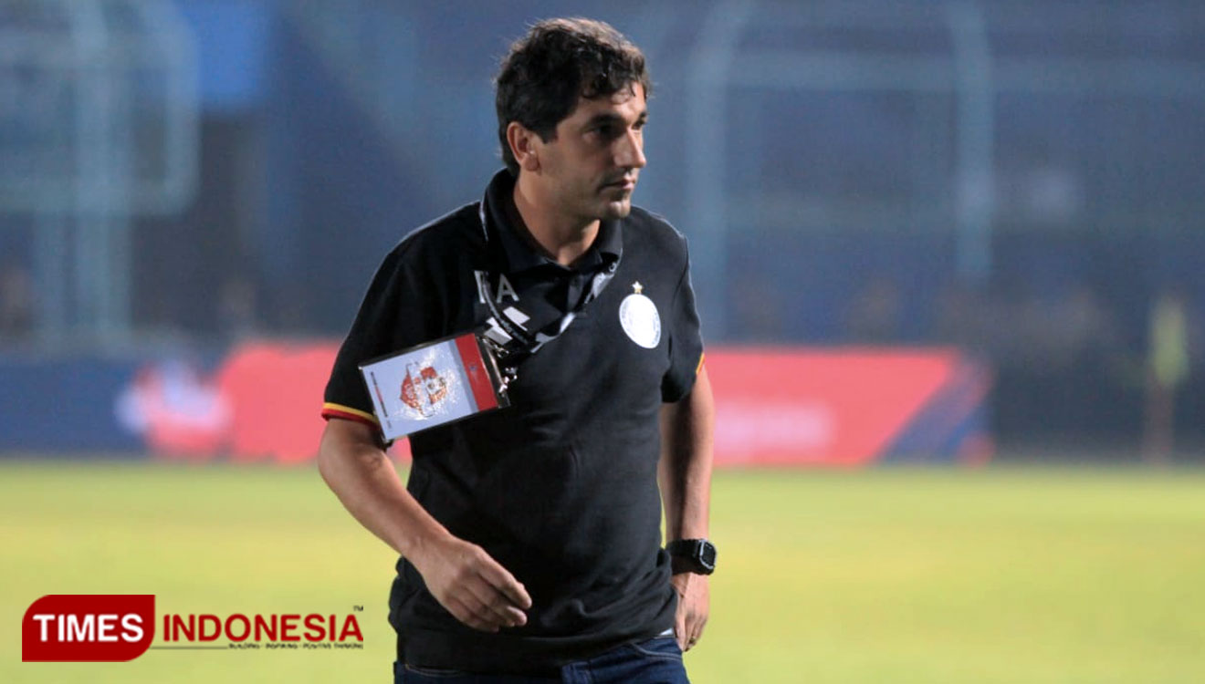 Rizky Dwi Bikin Gol Cantik, Pelatih Arema FC Sebut Itu Bukan Karena Keberuntungan