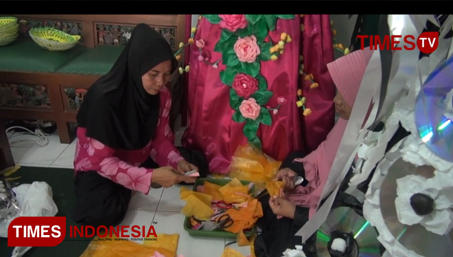 This Lady Turned Waste into Beautiful Things