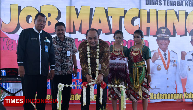 Job Matching Disnaker Kabupaten Blitar Sediakan Seribu Lowongan - TIMES ...