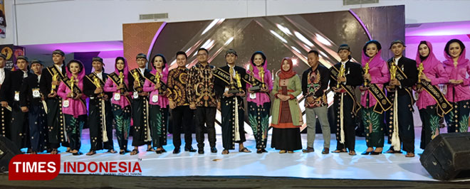 Ridwan-dan-Isaura-Risva-Devanti-b.jpg