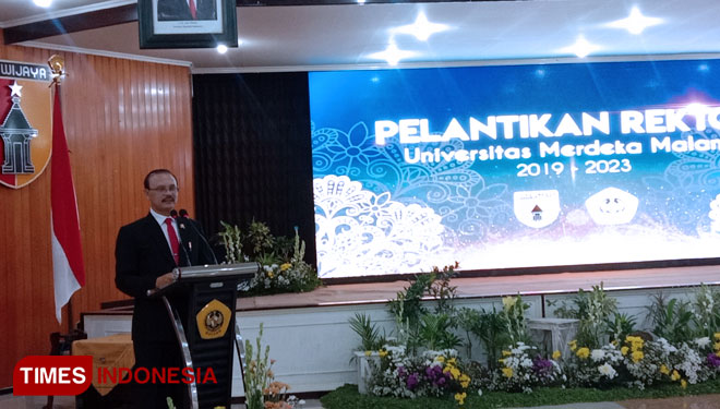 Rektor Unmer Malang periode 2019-2023 Prof. Dr. Anwar Sanusi, SE., M.Si saat sambutan di acara pelantikannya. (Foto: Naufal Ardiansyah/TIMES Indonesia)