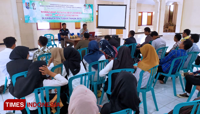 Kegiatan Workshop Pencegahan Bahaya Obat-obatan Terlarang oleh BNNK sebagai awal pembentukan Forum Kader Pemuda Anti Narkoba (FKPAN), di Gedung Budaya Loka Tuban, Kamis (07/11/2019)(Foto:Achmad Choirudin/TIMES Indonesia)