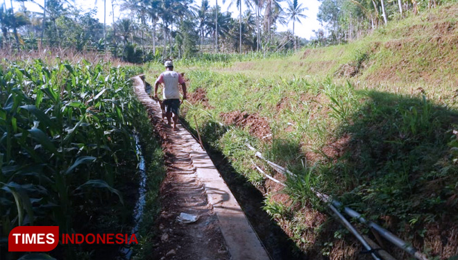 Karya TMMD dan warga untuk kemakmuran para petani kedungsalam. (FOTO: AJP/TIMES Indonesia)