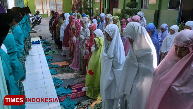 Siswa-SD-Islam-Baitul-Mukmin-Surabaya-2.jpg