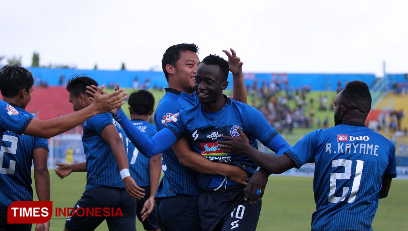 Makan Konate Sesaat Setelah Mencetak Gol Pertama. (FOTO: Tria Adha/TIMES Indonesia)
