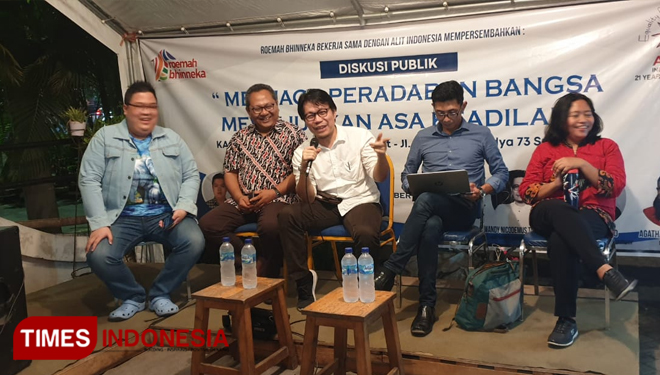 Diskusi Tenda Roemah Bhinneka dan Yayasan Alit Indonesia mengurai polemik konstelasi politik tanah air pasca penunjukan menteri oleh Presiden Jokowi, Jumat (8/11/2019) malam.(Foto : Istimewa)