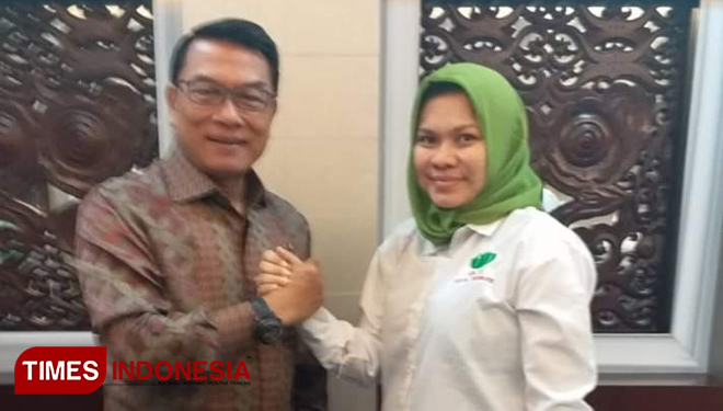 Merlisa bersama ketum HKTI Jenderal (Purn) Moeldoko. (foto: DJ TIMES indonesia)